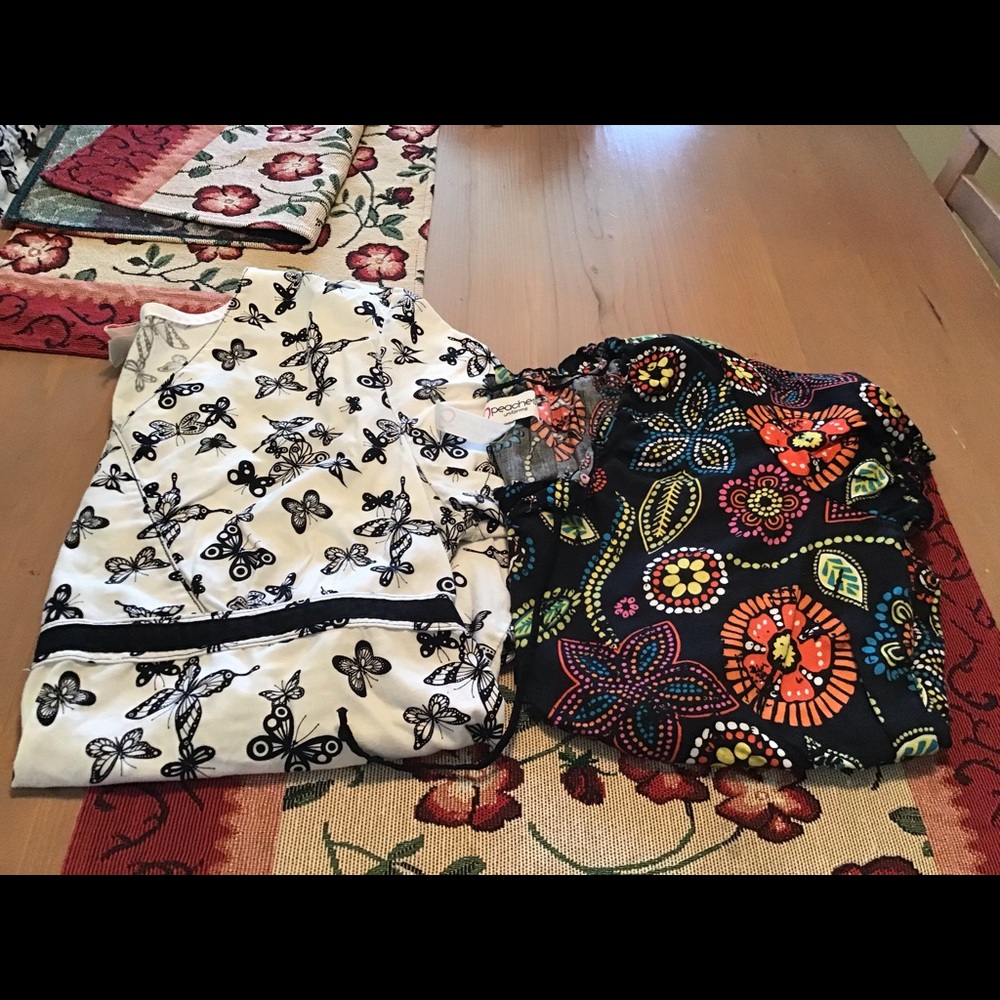 PEACHES LOT OF 2 SCRUB TOPS SM EUC